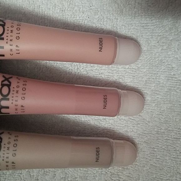 Cherimoya Max Nude Lip Glosses(set of 3) - Picture 4 of 6